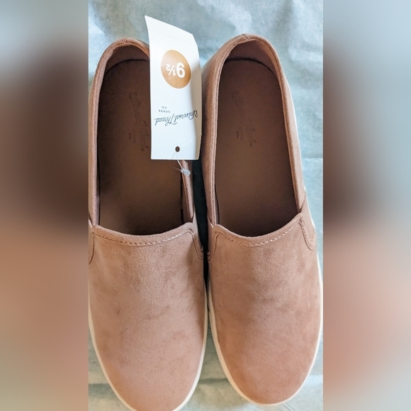 Universal‎ Thread Dusty Rose Suede Slip Ons NWT 9.5 - Picture 3 of 5